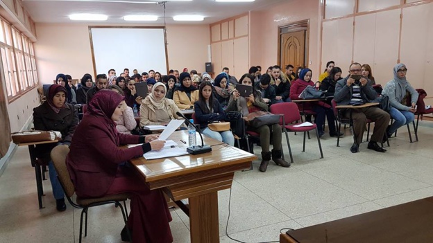 مناقشة رسالة في موضوع حماية حقوق الاجراء الاجانب بالمغرب  تحت إشراف الدكتورة دنيا مباركة تقدمت بها الباحثة مزوغ خديجة 