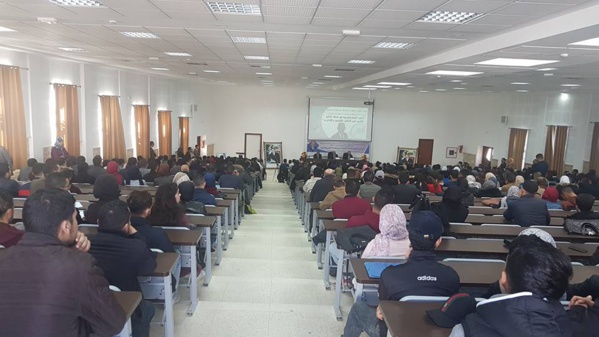 محاضرة تحت عنوان دور الميتودولوجية في اضفاء الطابع العلمي على الخطاب القانوني والاقناع به من إلقاء د/ محمد شيلح وتنظيم ماستر العقود والاعمال بالكلية المتعددة التخصصات بالناظور