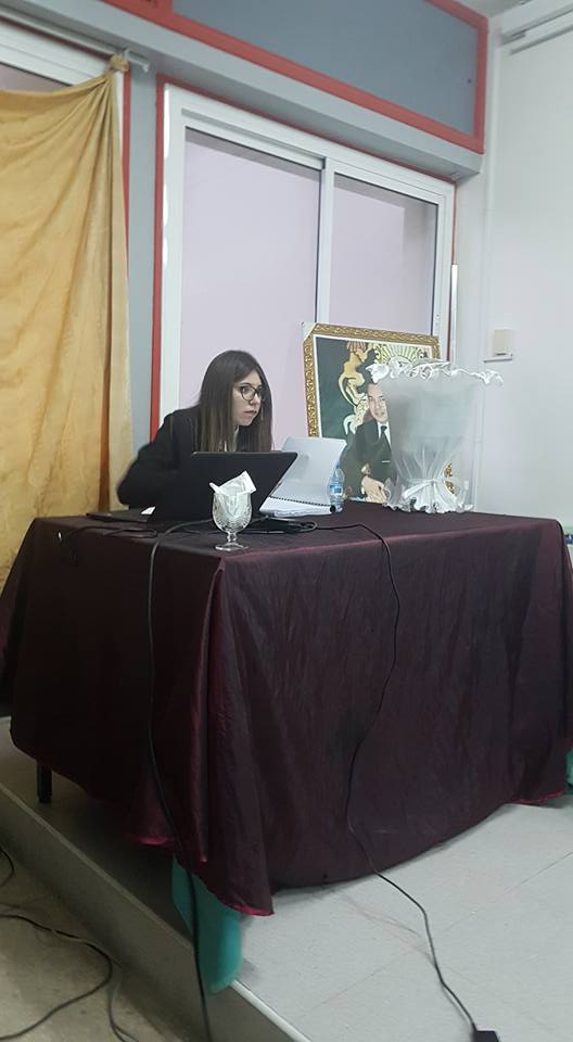 مناقشة رسالة لنيل دبلوم الماستر في الاقتصاد في موضوع المهن الجديدة بالمغرب تحت إشراف د/ محمد شكري من إنجاز الباحثة عبير الفاخوري مناقشة رسالة لنيل دبلوم الماستر في الاقتصاد في موضوع المهن الجديدة بالمغرب تحت إشراف د/ محمد شكري من إنجاز الباحثة عبير الفاخوري