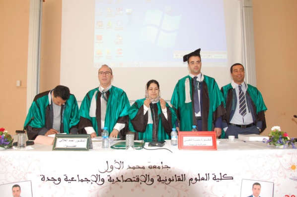 مناقشة أطروحة في موضوع خصوصية القواعد الموضوعية والاجرائية للمقتضيات الجنائية لمدونة السير على الطرق رقم 05-52  تحت إشراف الدكتورة يامنة فاطمي تقدم بها الباحث محمد فليل مناقشة أطروحة في موضوع خصوصية القواعد الموضوعية والاجرائية للمقتضيات الجنائية لمدونة السير على الطرق رقم 05-52  تحت إشراف الدكتورة يامنة فاطمي تقدم بها الباحث محمد فليل