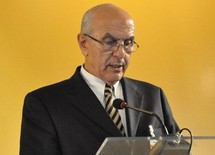 وزير العدل يؤكد أن المحكمة "المتنقلة" تظل الوسيلة الأفضل للتحسيس بتوثيق عقود الزواج وزير العدل يؤكد أن المحكمة "المتنقلة" تظل الوسيلة الأفضل للتحسيس بتوثيق عقود الزواج