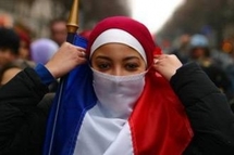 قانون حظر ارتداء النقاب في فرنسا يدخل حيز التنفيذ قانون حظر ارتداء النقاب في فرنسا يدخل حيز التنفيذ