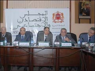 لقاء صحفي لعرض خلاصات المجلس الاقتصادي والاجتماعي حول التقرير الخاص بتشغيل الشباب وتقرير الظرفية الاقتصادية والاجتماعية والبيئية لقاء صحفي لعرض خلاصات المجلس الاقتصادي والاجتماعي حول التقرير الخاص بتشغيل الشباب وتقرير الظرفية الاقتصادية والاجتماعية والبيئية