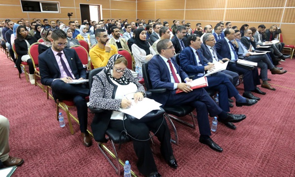 ندوة حول العقار بالحسيمة توصي بالحد من التضخم التشريعي والتأسيس لمدونة خاصة بعد تكريمها للأستاذين الدكتور إدريس الفاخوري والدكتورة دنيا مباركة