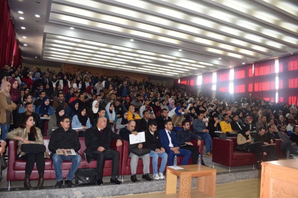 "في ندوة وطنية نظمت نهاية الاسبوع المنصرم بمدينة سطات ، ناقش منتدى الباحثين بوزارة الاقتصاد والمالية مشروع قانون المالية 2020 بمشاركة اساتذة جامعيين، وممثلين عن هيأة المحامين ومهنيين و بحضور قارب 700 شخص" "في ندوة وطنية نظمت نهاية الاسبوع المنصرم بمدينة سطات ، ناقش منتدى الباحثين بوزارة الاقتصاد والمالية مشروع قانون المالية 2020 بمشاركة اساتذة جامعيين، وممثلين عن هيأة المحامين ومهنيين و بحضور قارب 700 شخص"