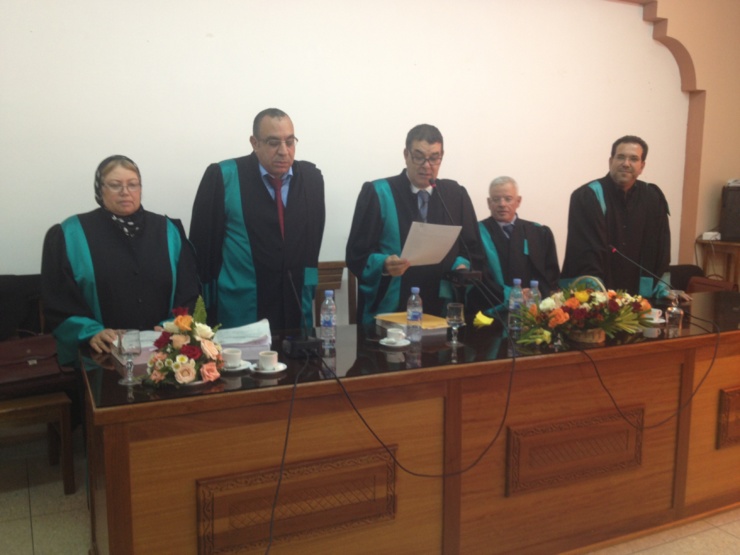 وحدة التكوين و البحث في قانون العقود و العقار: مناقشة أطروحة في موضوع تنفيذ المحافظ على الأملاك العقارية للمقررات القضائية - بين تطبيق القواعد العامة والخاصة وعلى ضوء مستجدات القانون رقم 14.07- تحت إشراف الدكتور إدريس الفاخوري وحدة التكوين و البحث في قانون العقود و العقار: مناقشة أطروحة في موضوع تنفيذ المحافظ على الأملاك العقارية للمقررات القضائية - بين تطبيق القواعد العامة والخاصة وعلى ضوء مستجدات القانون رقم 14.07- تحت إشراف الدكتور إدريس الفاخوري