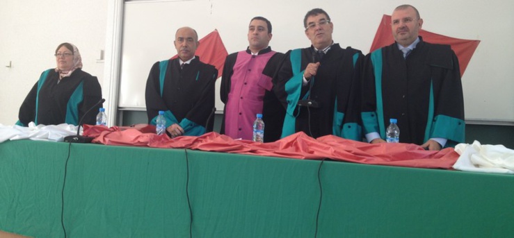 مخبر الأنظمة المدنية والمهنية تخصص قانون العقود والعقار: مناقشة أطروحة لنيل الدكتوراه في القانون الخاص في موضوع: تقديم العقار حصة في شركة كآلية بديلة لتدبير الممتلكات العقارية بالمغرب تحت إشراف الدكتور إدريس الفاخوري إنجاز الباحث أمين العياطي مخبر الأنظمة المدنية والمهنية تخصص قانون العقود والعقار: مناقشة أطروحة لنيل الدكتوراه في القانون الخاص في موضوع: تقديم العقار حصة في شركة كآلية بديلة لتدبير الممتلكات العقارية بالمغرب تحت إشراف الدكتور إدريس الفاخوري إنجاز الباحث أمين العياطي