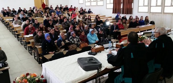 مختبر تشريعات الأسرة والهجرة: مناقشة أطروحة في موضوع أهلية القاصر في مدونة الأسرة - الزواج والطلاق نموذجا، تحت اشراف الدكتور الحسين بلحساني من إنجازالباحثة ألفات بلبكاي مختبر تشريعات الأسرة والهجرة: مناقشة أطروحة في موضوع أهلية القاصر في مدونة الأسرة - الزواج والطلاق نموذجا، تحت اشراف الدكتور الحسين بلحساني من إنجازالباحثة ألفات بلبكاي
