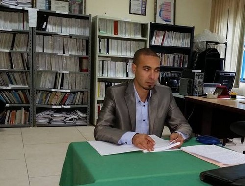 ماستر قانون العقود والعقار: مناقشة رسالة تحت عنوان الحماية القانونية للأجراء المضربين تحت إشراف الدكتورة دنيا مباركة تقدم بها الباحث مفيد الزكاغي ماستر قانون العقود والعقار: مناقشة رسالة تحت عنوان الحماية القانونية للأجراء المضربين تحت إشراف الدكتورة دنيا مباركة تقدم بها الباحث مفيد الزكاغي