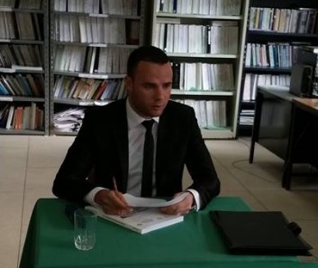 ماستر قانون العقود والعقار: مناقشة رسالة تحت عنوان حدود الحرية التعاقدية في العلاقات الشغلية - الابرام والتنفيذ نموذجا -  تحت إشراف الدكتورة دنيا مباركة تقدم بها الباحث أحمانن يوسف ماستر قانون العقود والعقار: مناقشة رسالة تحت عنوان حدود الحرية التعاقدية في العلاقات الشغلية - الابرام والتنفيذ نموذجا -  تحت إشراف الدكتورة دنيا مباركة تقدم بها الباحث أحمانن يوسف