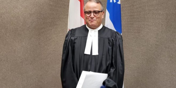 الدكتور عمر ازوكار يطلق أكبر منصة للمقررات القضائية - رابط المنصة الدكتور عمر ازوكار يطلق أكبر منصة للمقررات القضائية - رابط المنصة