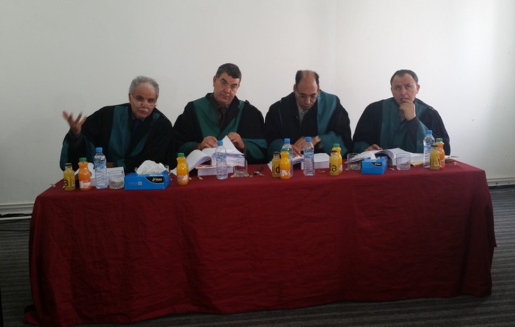 كلية الحقوق بجامعة عبد المالك السعدي بطنجة: مناقشة أطروحة لنيل الدكتوراه في القانون الخاص تحت عنوان حق الإعلام في شركة المساهمة في القانون المغربي تحت إشراف الدكتور نور الدين لعرج إعداد الطالبة فاطمة العبدلاوي كلية الحقوق بجامعة عبد المالك السعدي بطنجة: مناقشة أطروحة لنيل الدكتوراه في القانون الخاص تحت عنوان حق الإعلام في شركة المساهمة في القانون المغربي تحت إشراف الدكتور نور الدين لعرج إعداد الطالبة فاطمة العبدلاوي