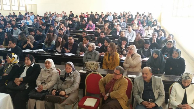 مختبر تشريعات الأسرة والهجرة: مناقشة أطروحة في موضوع تطبيق مدونة الأسرة أمام القضاء الفرنسي – الطلاق الانفرادي نموذجا ، تحت اشراف الدكتور إدريس الفاخوري  من إنجازالباحثة فتيحة غميض