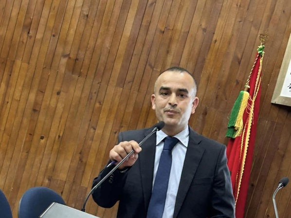 مراكش: مناقشة أطروحة للباحث حسن جندر في موضوع خصوصيات المرحلة القضائية في التحفيظ العقاري مراكش: مناقشة أطروحة للباحث حسن جندر في موضوع خصوصيات المرحلة القضائية في التحفيظ العقاري