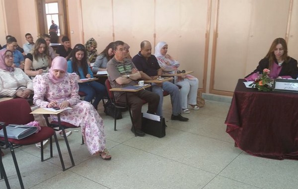مختبر تشريعات الأسرة والهجرة: مناقشة أطروحة في موضوع المركز القانوني للزوجين من خلال مدونة الأسرة والإتفاقيات الدولية، تحت إشراف الدكتور محمد شهيب للباحثة أمال ناجي مختبر تشريعات الأسرة والهجرة: مناقشة أطروحة في موضوع المركز القانوني للزوجين من خلال مدونة الأسرة والإتفاقيات الدولية، تحت إشراف الدكتور محمد شهيب للباحثة أمال ناجي