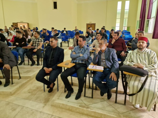 سابقة - الناظور: مناقشة الباحث نور الدين المدني "كفيف البصر" لرسالة ماستر في موضوع المسؤولية المدنية والجنائية للموثق في التشريع المغربي سابقة - الناظور: مناقشة الباحث نور الدين المدني "كفيف البصر" لرسالة ماستر في موضوع المسؤولية المدنية والجنائية للموثق في التشريع المغربي