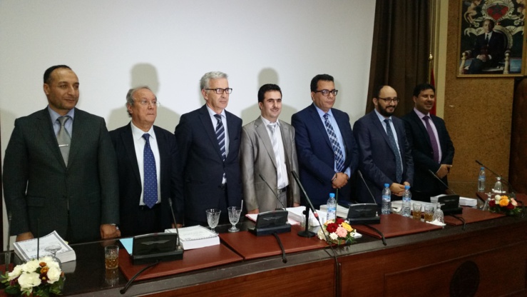 كلية الحقوق أكدال: تقرير أطروحة لنيل الدكتوراه في موضوع ظاهرة الجمع بين الانتدابات الانتخابية  دراسة في واقع الممارسة البرلمانية بالمغرب تحت إشراف الدكتور امحمد الداسر من إنجاز الباحث عبد المنعم لزعر كلية الحقوق أكدال: تقرير أطروحة لنيل الدكتوراه في موضوع ظاهرة الجمع بين الانتدابات الانتخابية  دراسة في واقع الممارسة البرلمانية بالمغرب تحت إشراف الدكتور امحمد الداسر من إنجاز الباحث عبد المنعم لزعر