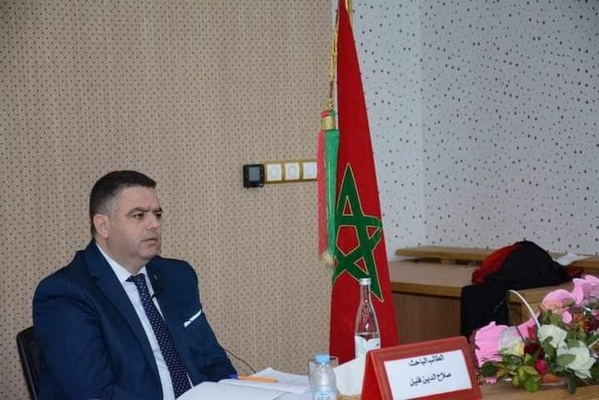 وجدة: مناقشة أطروحة للباحث صلاح الدين فليل تحت عنوان "ضابط الصفة لجرائم المال العام". وجدة: مناقشة أطروحة للباحث صلاح الدين فليل تحت عنوان "ضابط الصفة لجرائم المال العام".