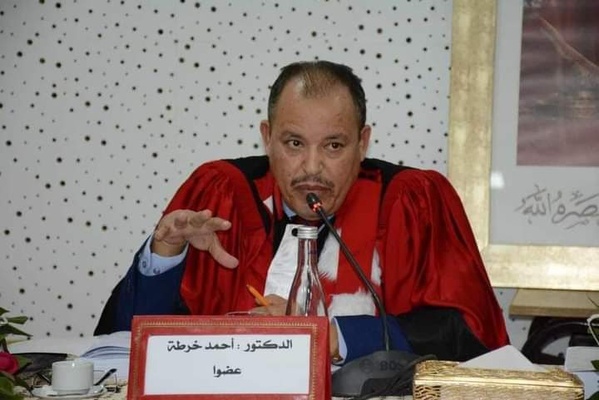 وجدة: مناقشة أطروحة للباحث صلاح الدين فليل تحت عنوان "ضابط الصفة لجرائم المال العام". وجدة: مناقشة أطروحة للباحث صلاح الدين فليل تحت عنوان "ضابط الصفة لجرائم المال العام".