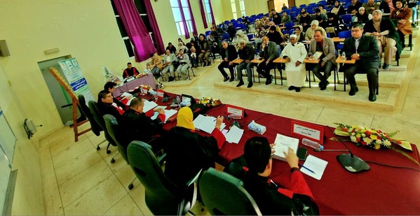 الناظور: مناقشة أطروحة للباحث محمد حاجي تحت عنوان قاعدة التطهير الناتجة عن التحفيظ بين الإطلاق والتقييد الناظور: مناقشة أطروحة للباحث محمد حاجي تحت عنوان قاعدة التطهير الناتجة عن التحفيظ بين الإطلاق والتقييد