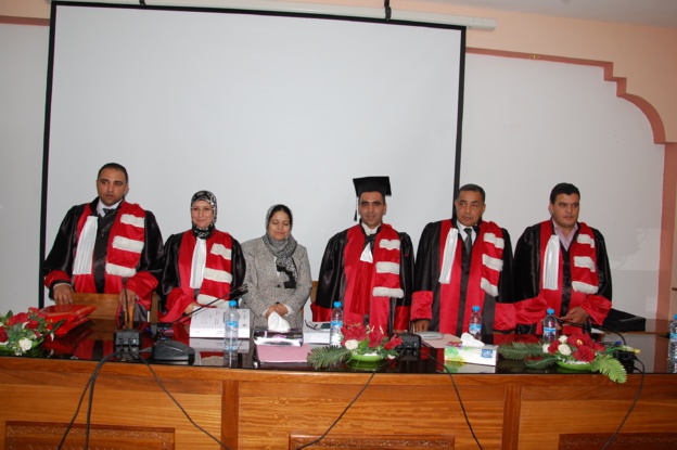 كلية الحقوق بوجدة: تقرير حول مناقشة أطروحة لنيل الدكتوراه في القانون الخاص حول موضوع " ضمانات الاستثمار - التحكيم التجاري نموذجا- " تحت اشراف الدكتورة يامنة فاطمي للباحث عبد الإله عديياطر كلية الحقوق بوجدة: تقرير حول مناقشة أطروحة لنيل الدكتوراه في القانون الخاص حول موضوع " ضمانات الاستثمار - التحكيم التجاري نموذجا- " تحت اشراف الدكتورة يامنة فاطمي للباحث عبد الإله عديياطر