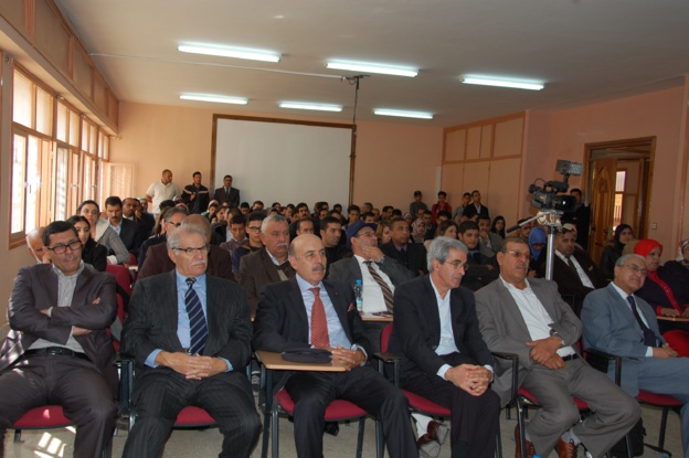 كلية الحقوق بوجدة: تقرير حول مناقشة أطروحة لنيل الدكتوراه في القانون الخاص حول موضوع " ضمانات الاستثمار -  التحكيم التجاري نموذجا- " تحت اشراف الدكتورة يامنة فاطمي للباحث عبد الإله عديياطر
