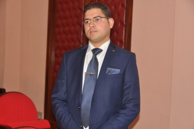 مناقشة أطروحة لنيل الدكتوراه في القانون العام والعلوم السياسية حول موضوع تداعيات مبادرة الحكم الذاتي المغربي لجهة الصحراء على ضوء التجارب الدولية المقارنة  تحت إشراف لبابة عاشور من إنجاز الباحث حكيم التوزاني مناقشة أطروحة لنيل الدكتوراه في القانون العام والعلوم السياسية حول موضوع تداعيات مبادرة الحكم الذاتي المغربي لجهة الصحراء على ضوء التجارب الدولية المقارنة  تحت إشراف لبابة عاشور من إنجاز الباحث حكيم التوزاني