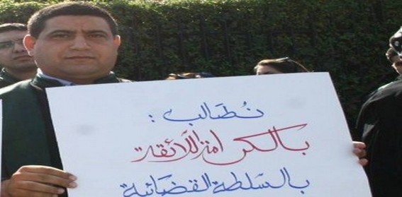 وثيقة للتحميل ترصد أهم مقالات الرأي المنشورة على خلفية عزل قاضي الرأي محمد الهيني