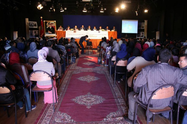 قضـاة وأساتذة وخبراء يناقشون موقع الجريمة الإلكترونية في التشريع المغربي بمدينـة ورزازات قضـاة وأساتذة وخبراء يناقشون موقع الجريمة الإلكترونية في التشريع المغربي بمدينـة ورزازات