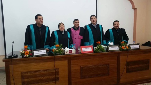 و ت ب في قانون العقود والعقار: مناقشة أطروحة لنيل الدكتوراه في القانون الخاص في موضوع: دور القضاء الاستعجالي في مادة العقار المحفظ  تحت إشراف الدكتورة دنيا مباركة  للباحث عمر عمر و ت ب في قانون العقود والعقار: مناقشة أطروحة لنيل الدكتوراه في القانون الخاص في موضوع: دور القضاء الاستعجالي في مادة العقار المحفظ  تحت إشراف الدكتورة دنيا مباركة  للباحث عمر عمر