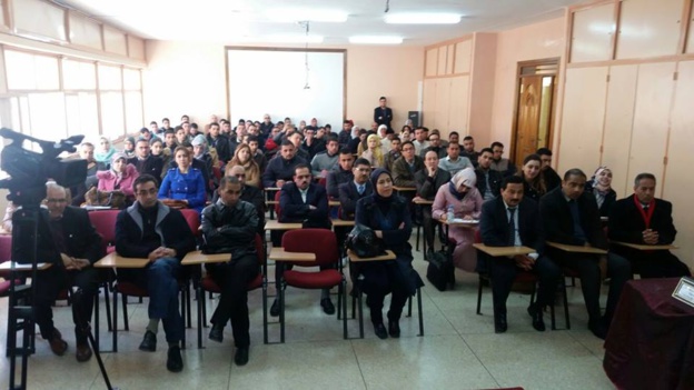 و ت ب في قانون العقود والعقار: مناقشة أطروحة لنيل الدكتوراه في القانون الخاص في موضوع: دور القضاء الاستعجالي في مادة العقار المحفظ  تحت إشراف الدكتورة دنيا مباركة  للباحث عمر عمر و ت ب في قانون العقود والعقار: مناقشة أطروحة لنيل الدكتوراه في القانون الخاص في موضوع: دور القضاء الاستعجالي في مادة العقار المحفظ  تحت إشراف الدكتورة دنيا مباركة  للباحث عمر عمر