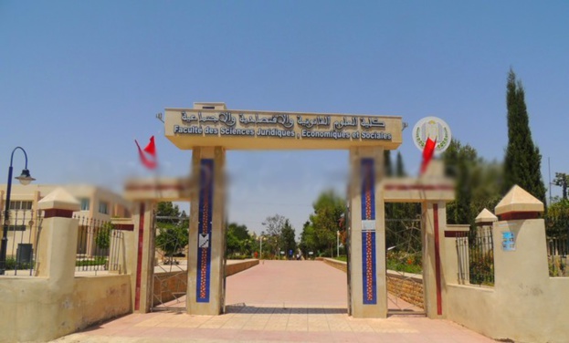 ماستر قانون العقود والعقار بكلية الحقوق بوجدة يستضيف الدكتور محمد الإدريسي العلمي المشيشي والأستاذ عبد المجيد الحنكاري لإلقاء محاضرات في إطار الأنشطة العلمية الموازية