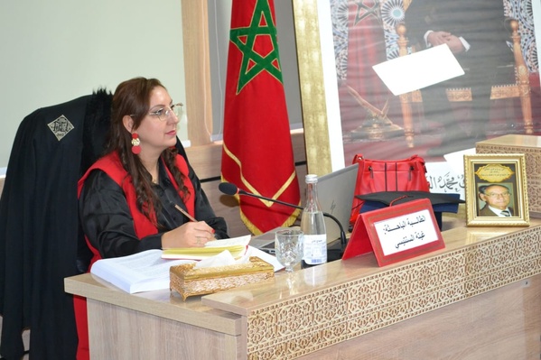 وجدة: مناقشة أطروحة  تحت عنوان "الإطار القانوني للتحول الرقمي في المغرب وتحدي الأمن القانوني" للباحثة غيتة السنتيسي