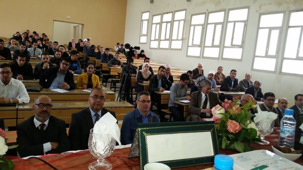 و ت ب في قانون العقود والعقار: مناقشة أطروحة لنيل الدكتوراه في القانون الخاص في موضوع: نظام أراضي الجموع بين المتطلبات القانونية ورهانات التنمية  تحت إشراف الدكتور إدريس الفاخوري  للباحثة حياة البجدايني. و ت ب في قانون العقود والعقار: مناقشة أطروحة لنيل الدكتوراه في القانون الخاص في موضوع: نظام أراضي الجموع بين المتطلبات القانونية ورهانات التنمية  تحت إشراف الدكتور إدريس الفاخوري  للباحثة حياة البجدايني.