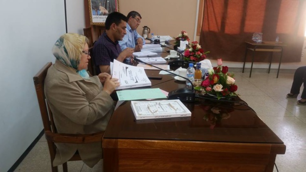 مناقشة رسالة في موضوع وضعية الغير المقيد عن حسن نية بالسجل العقاري تحت إشراف الدكتور سعيد الروبيو تقدم بها الباحث عبد الغفور العوداتي مناقشة رسالة في موضوع وضعية الغير المقيد عن حسن نية بالسجل العقاري تحت إشراف الدكتور سعيد الروبيو تقدم بها الباحث عبد الغفور العوداتي