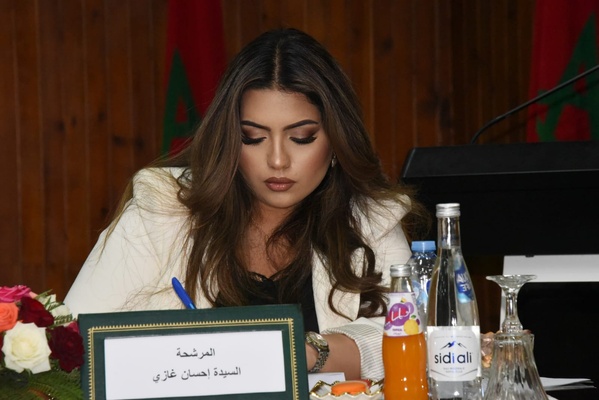 الباحثة إحسان غازي تنال الدكتوراه بميزة مشرف جدا مع التوصية بالنشر عن أطروحة حول المسؤولية القانونية لأنظمة الذكاء الاصطناعي.