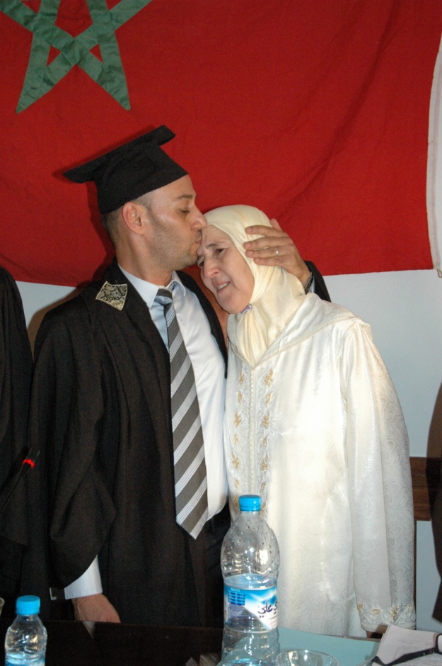 مناقشة أطروحة الدكتوراه في القانون العام في موضوع ملاءمة نظام اللاتمركز الإداري بالمغرب مع متطلبات الجهوية المتقدمة، تحت إشراف الدكتور رضوان الحاجي للباحث المصطفى قريشي. مناقشة أطروحة الدكتوراه في القانون العام في موضوع ملاءمة نظام اللاتمركز الإداري بالمغرب مع متطلبات الجهوية المتقدمة، تحت إشراف الدكتور رضوان الحاجي للباحث المصطفى قريشي.