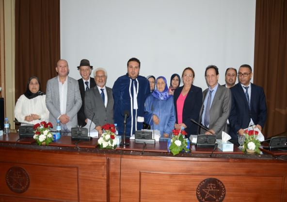 كلية الحقوق أكدال- الرباط: تقرير أطروحة لنيل شهادة الدكتوراه في موضوع: توزيع الاختصاصات بين الدولة والجهة – دراسة مقارنة-، تحت إشراف الأستاذ الدكتور أحمد بوعشيق من إنجاز الباحث عبد الوهاب القستلي كلية الحقوق أكدال- الرباط: تقرير أطروحة لنيل شهادة الدكتوراه في موضوع: توزيع الاختصاصات بين الدولة والجهة – دراسة مقارنة-، تحت إشراف الأستاذ الدكتور أحمد بوعشيق من إنجاز الباحث عبد الوهاب القستلي