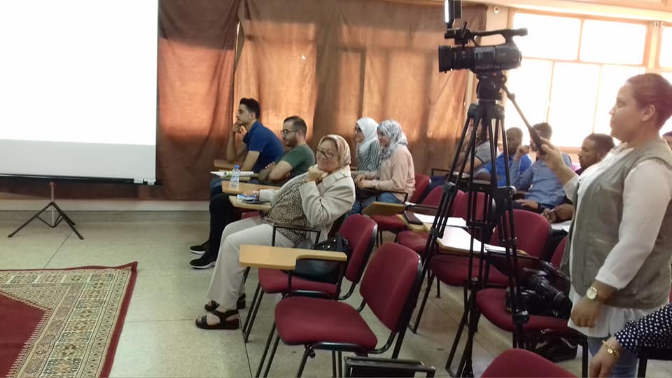 مناقشة أطروحة في موضوع في موضوع الشكلية في ظل القانون 53.05 المتعلق بالتبادل الإلكتروني للمعطيات القانونية من إنجاز الباحث أمين الموساوي