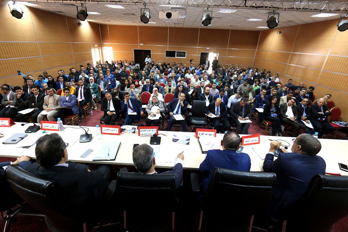 ندوة حول العقار بالحسيمة توصي بالحد من التضخم التشريعي والتأسيس لمدونة خاصة بعد تكريمها للأستاذين الدكتور إدريس الفاخوري والدكتورة دنيا مباركة ندوة حول العقار بالحسيمة توصي بالحد من التضخم التشريعي والتأسيس لمدونة خاصة بعد تكريمها للأستاذين الدكتور إدريس الفاخوري والدكتورة دنيا مباركة