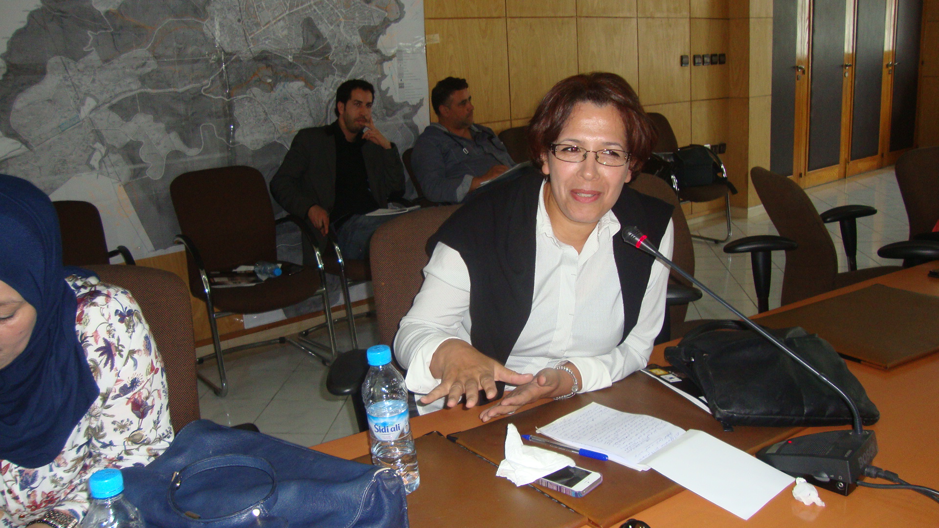 مائدة مستديرة بالحسيمة حول الحقوق الأساسية للمعتقلين والسجناء وحق التصويت في الانتخابات والاستفتاءات