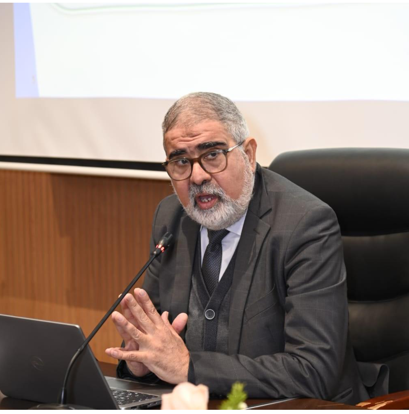 الصمت الاجتماعي داخل المقاولة... هل هو استقرار حقيقي أم احتقان مؤجل؟ "دعوة إلى إعادة قراءة مؤشرات المناخ الاجتماعي داخل المقاولة"