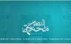 محكمة النقض: الأصل هو الحكم على الحدث بتدابير الحماية أو التهذيب وإذا ما قررت غرفة الأحداث استثناء أن تعوض أو تكمل هذه التدابير بعقوبة حبسية أو مالية بالنسبة للحدث الجانح الذي يقل عمره من 18 سنة نظرا لظروفه أو شخصيته، فإنه يشترط أن تعلل مقررها هذا